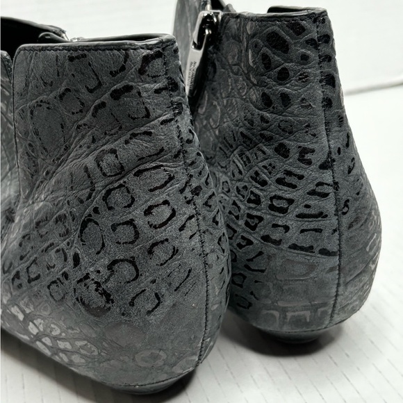 SIGERSON MORRISON gray croc print point toe ankle boots size 10 - Picture 3 of 11